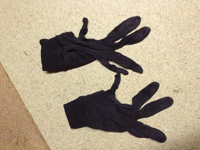 Silk liner gloves