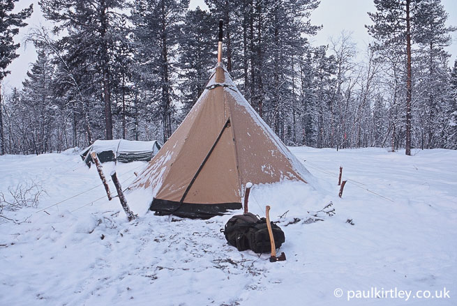 Tent-tipi in snow