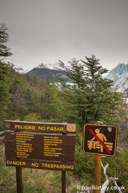 Sign at Perito Moreno glacier giving the statistic of 32 deaths due to materials falling from the glacier in the period 1968-88.