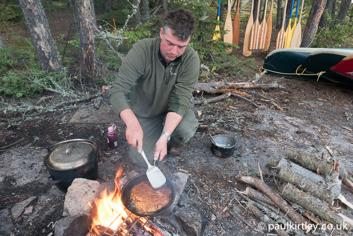 How To Make Garlic Pan Bread On A Campfire